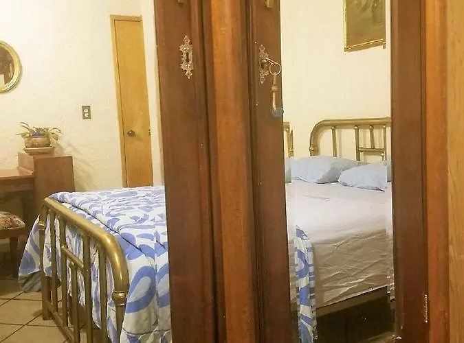 Guest house C Huespedes Sn Angel - Confirme Reservacion Al Telefono Siempre - *