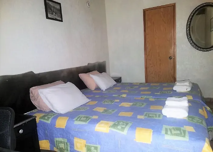 C Huespedes Sn Angel - Confirme Reservacion Al Telefono Siempre - Guest house *