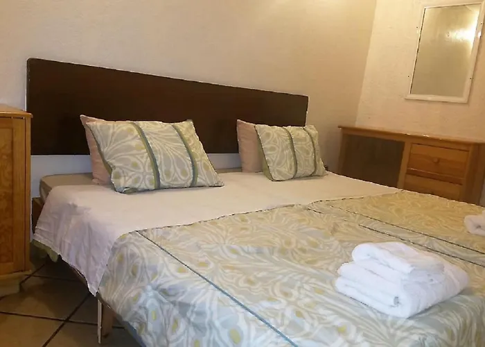 C Huespedes Sn Angel - Confirme Reservacion Al Telefono Siempre - Guest house